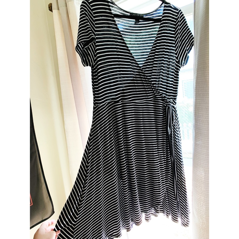 Forever 21 // Faux Wrap Stripped Dress // Black